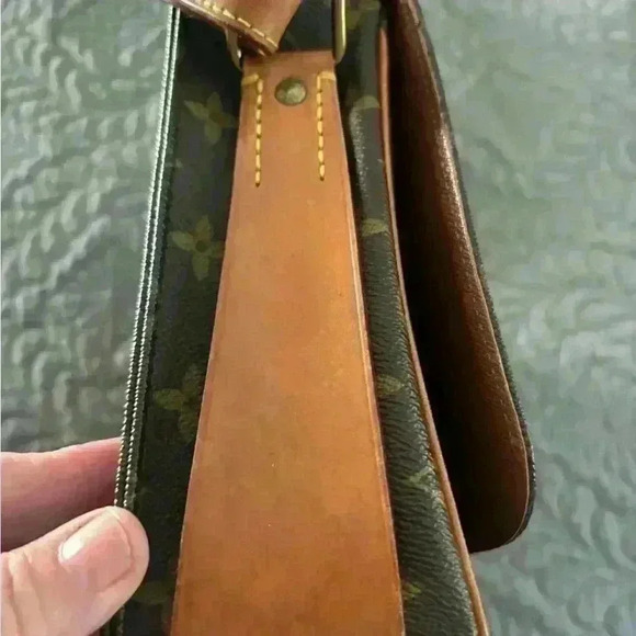 LV CARTOUCHIERE GM SHOULDER BAG MONOGRAM- 100% authentic & ready for the summer - Picture 8 of 15